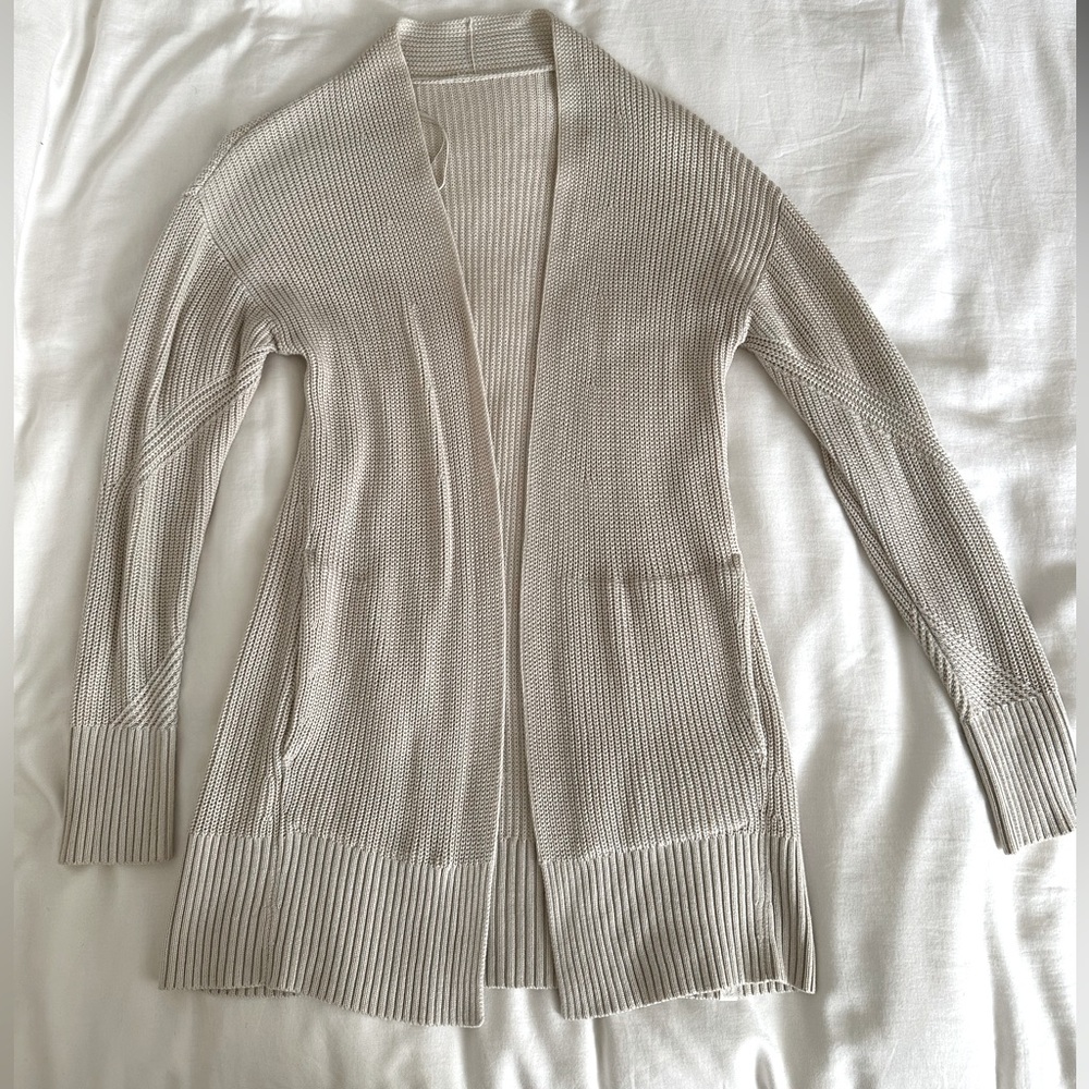 Like new Lululemon Cashlu sweater wrap XS/S